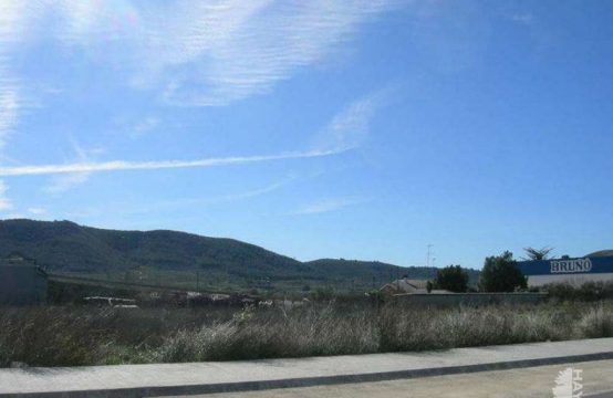 Terreno en Alcala de Xivert con posibilidad de suministro de luz y agua. Informesé sin compromiso.